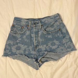 Levi’s 501 floral print denim shorts